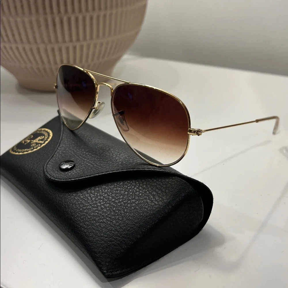 Ray-Ban elegant gold